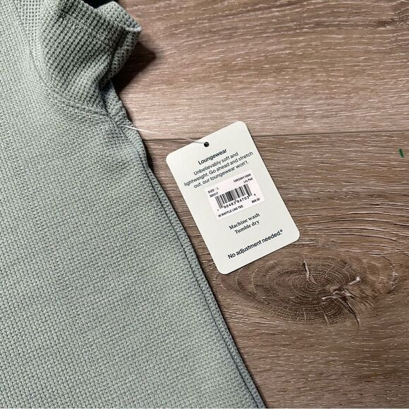 Tommy John Scoop Neck Sage Green Waffle Knit Short Sleeve Shirt - Picture 3 of 4